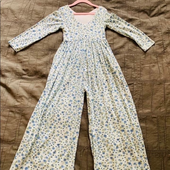 Sweet Honey Other - Sweet Honey brand long sleeve, white with blue florals leggy romper-size 7